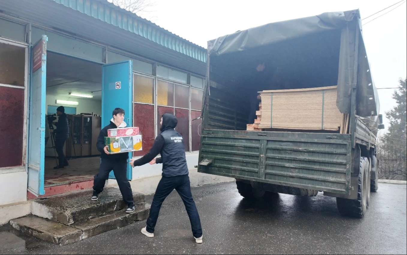 «Народный фронт» Дагестана отправил в зону СВО третий гуманитарный груз с начала года