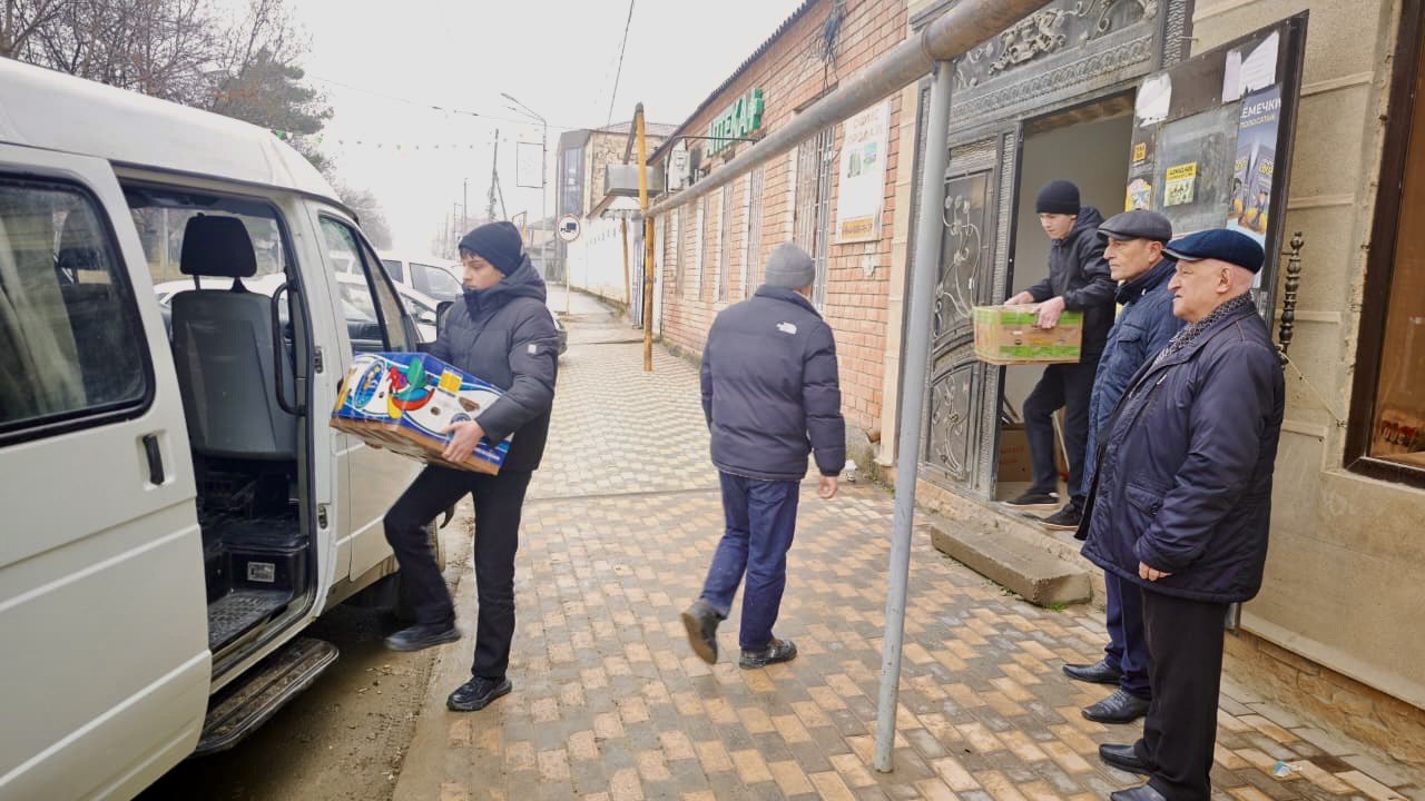 Гуманитарный груз на 150 тысяч рублей отправили из Кайтагского района в зону СВО